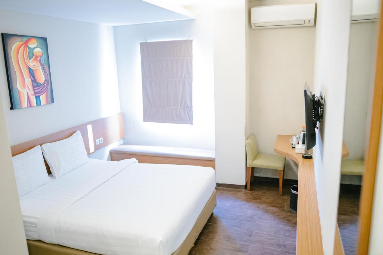 Biz Hotel City Center Ambon Exterior foto