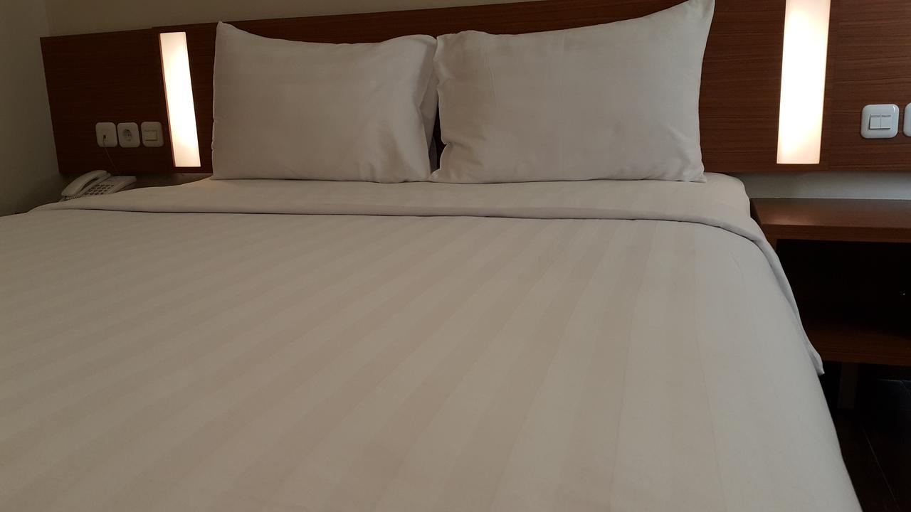 Biz Hotel City Center Ambon Exterior foto
