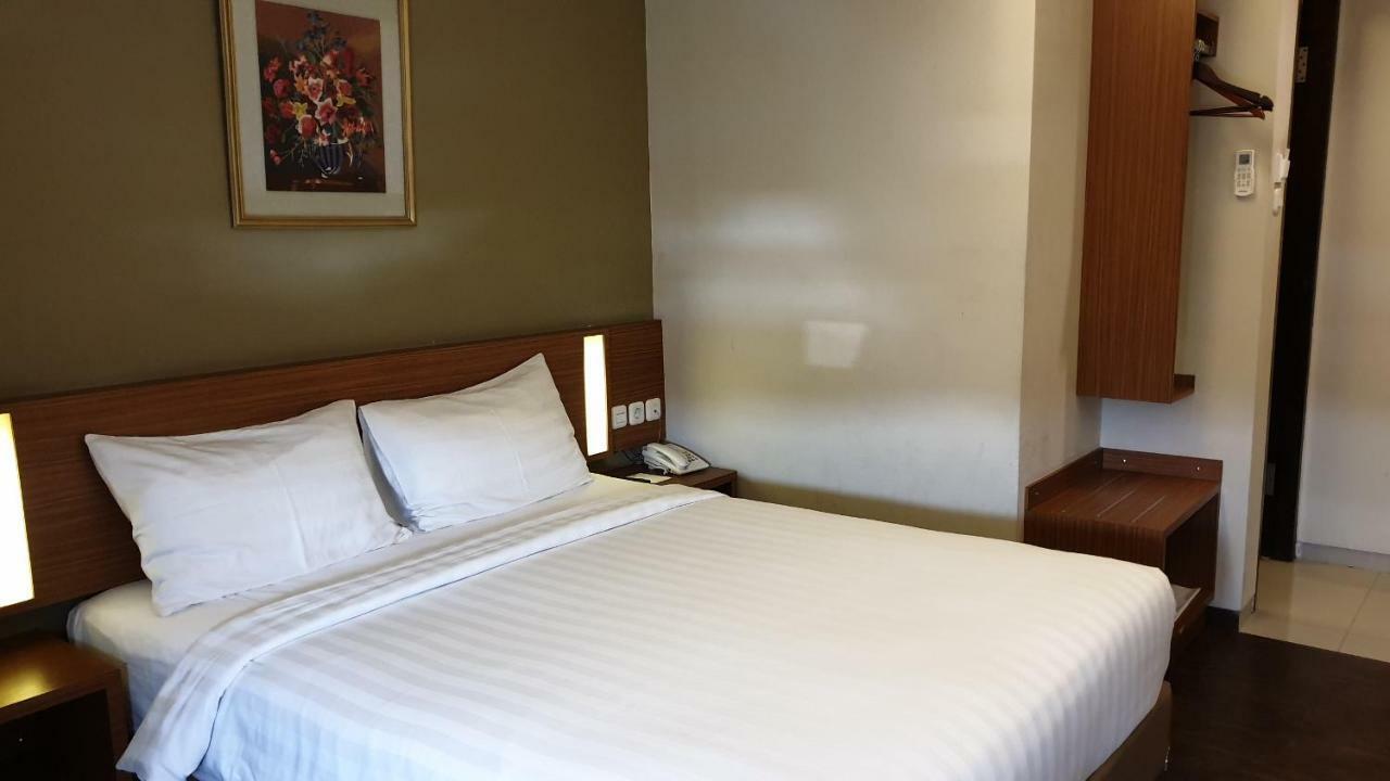 Biz Hotel City Center Ambon Exterior foto