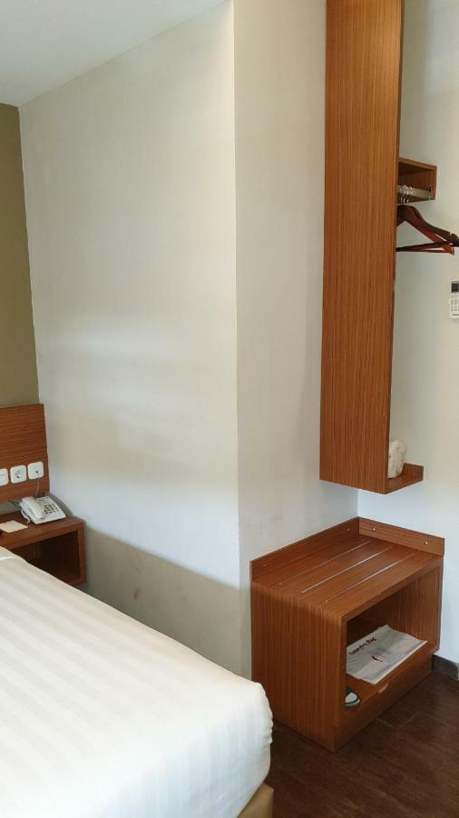 Biz Hotel City Center Ambon Exterior foto